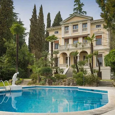 Vittoria Bed & Breakfast Gardone Riviera
